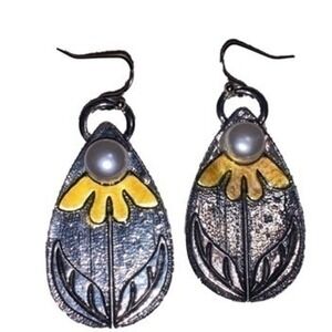 Hand Crafted Yellow and Silver Floral Earrings‎